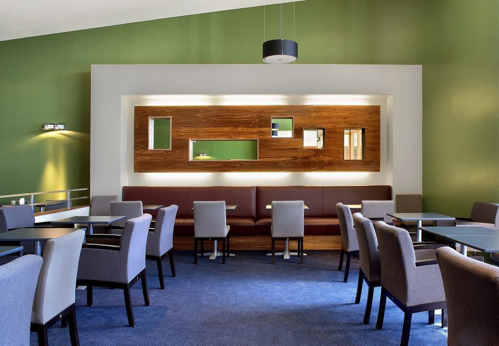 Maldron Hotel Portlaoise Buitenkant foto