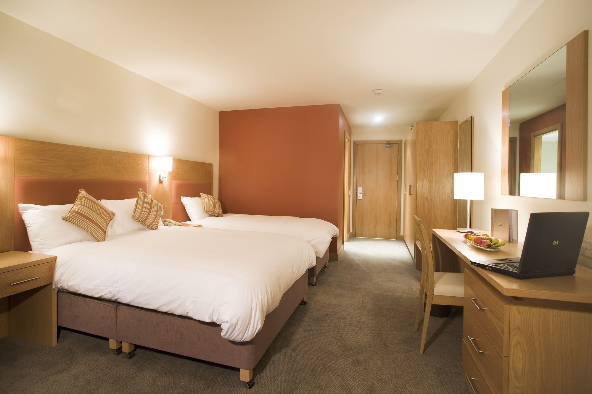 Maldron Hotel Portlaoise Buitenkant foto